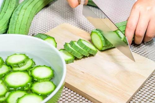 瓜瓜吃瓜作品结构赏析,作品结构解析与艺术魅力探究